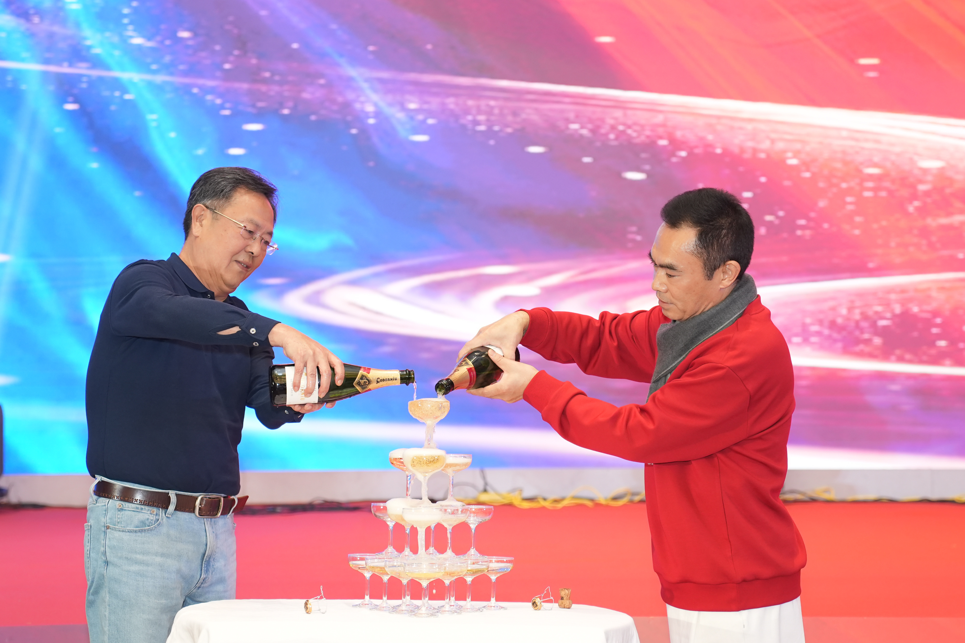 年会的每一幕，都是我们共同的珍藏